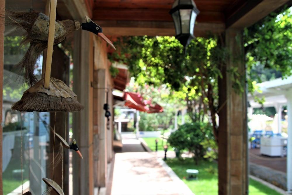 Hotel Baga 3*