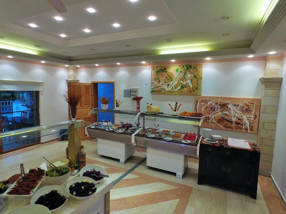 Hotel Tiana Turgutreis