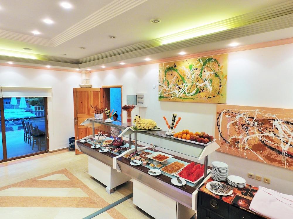 Hotel Tiana