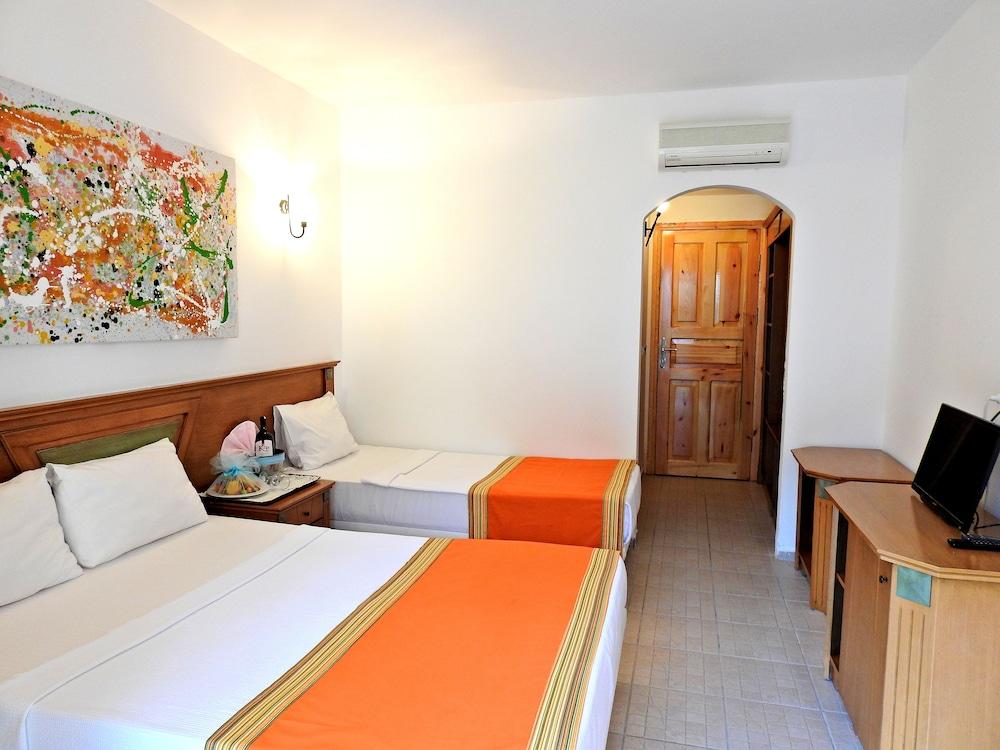 Tiana Hotel Turgutreis