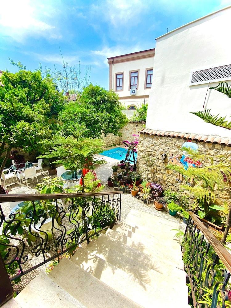 Kaleici Hotel 3*