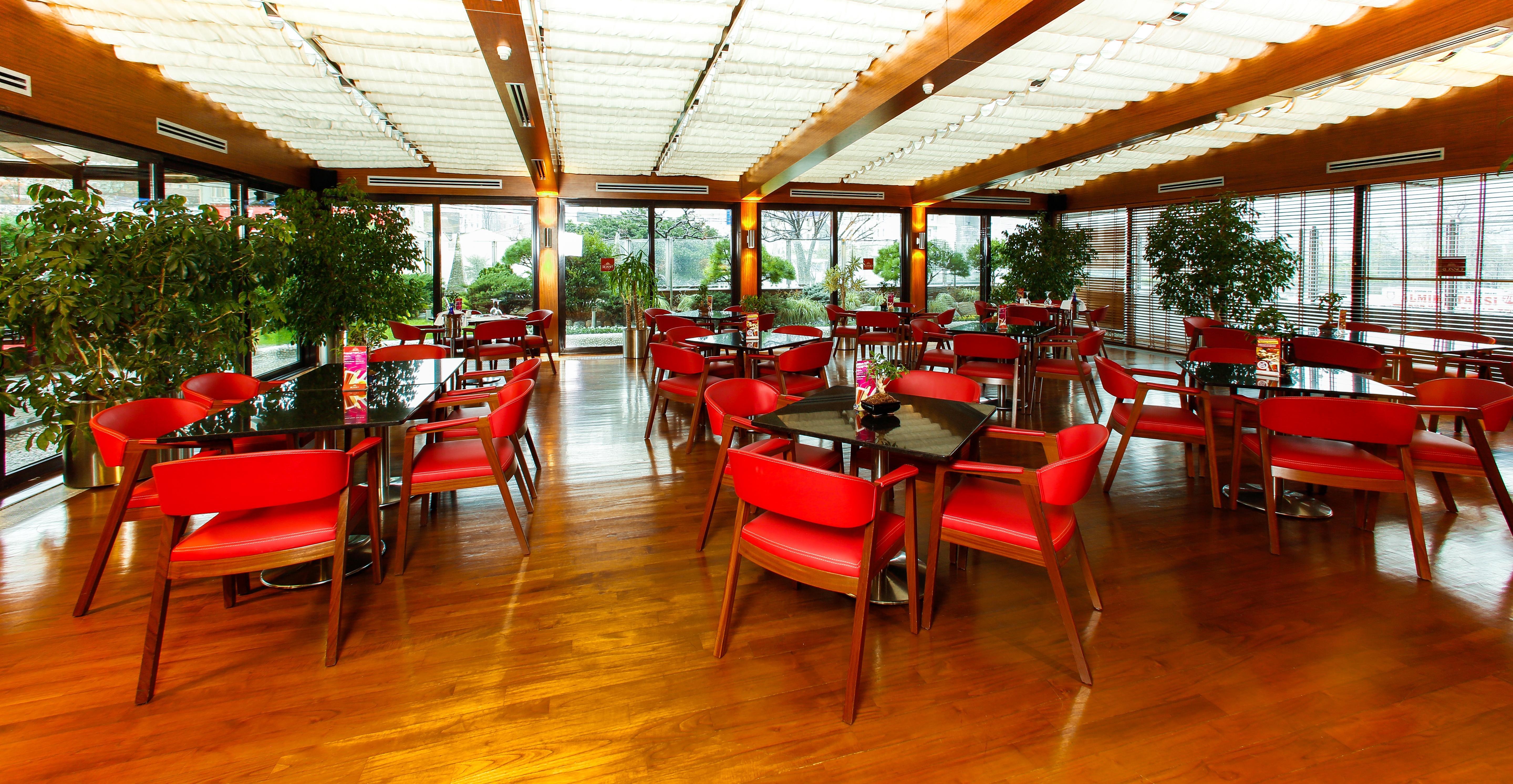 Almira Thermal & Convention Center Hotel