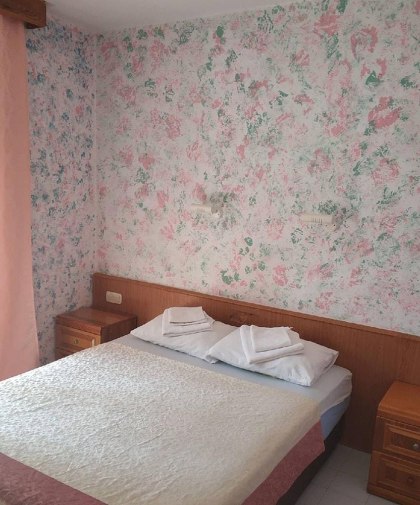 Hotel Agon 3*