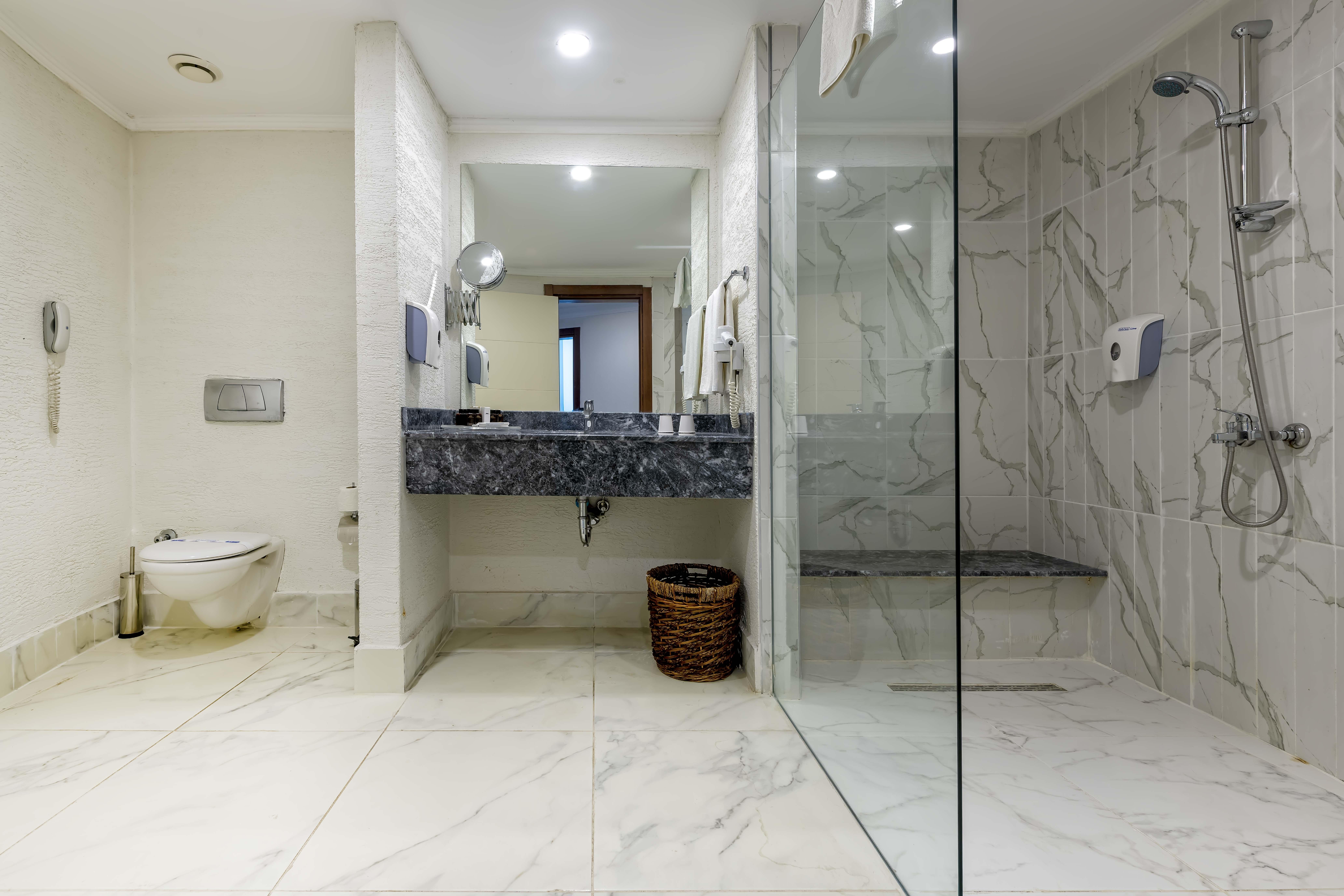 Hotel Transatlantik & Kemer