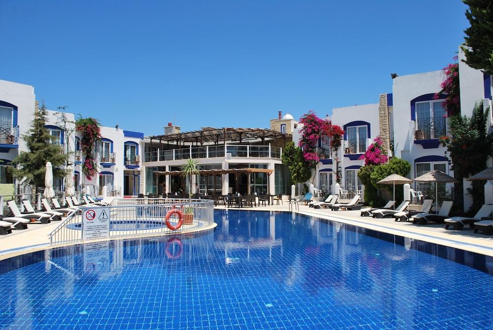 Serpina (adults Only) 3*