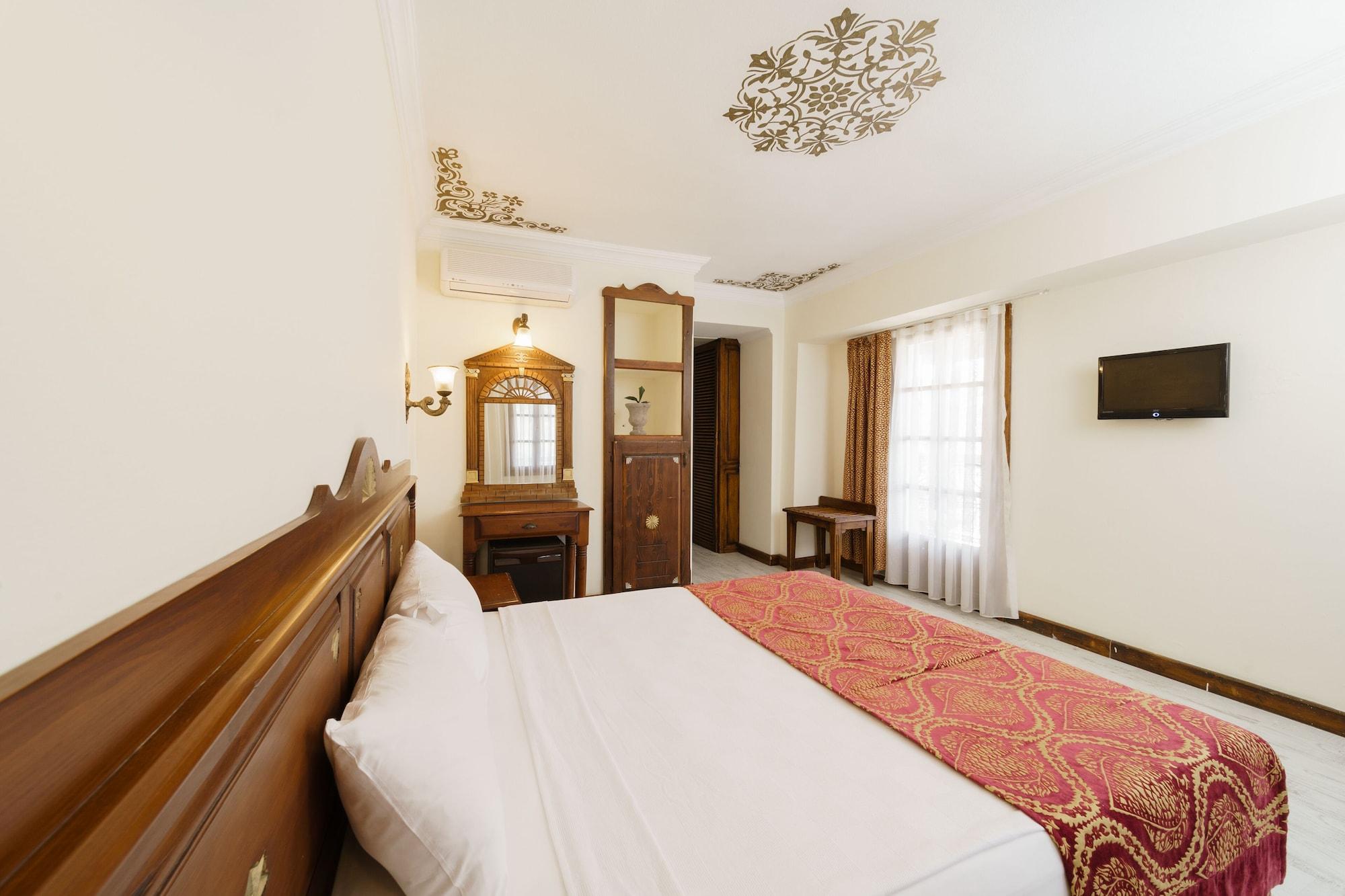 Hotel Costa Bitezhan 4*