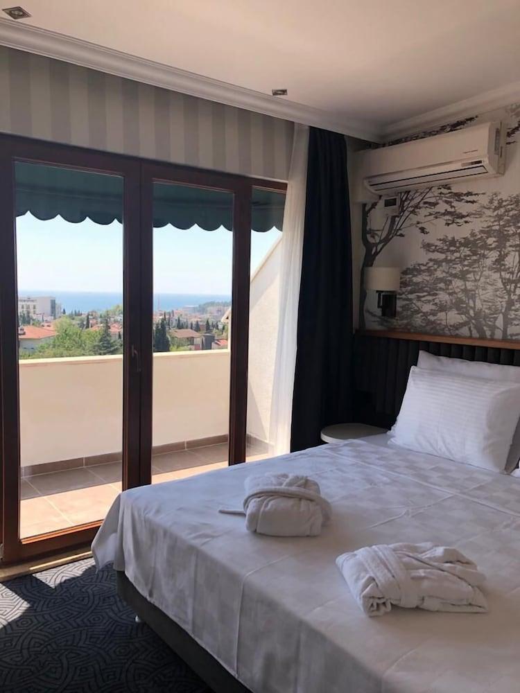 Hotel Double Royal 4*