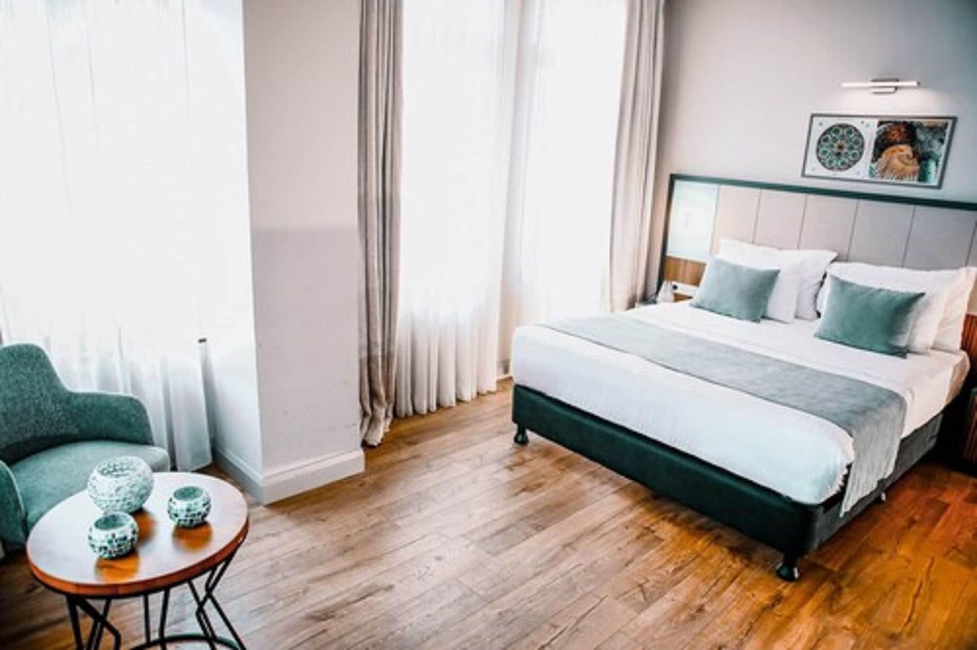 Hotel Juno Taksim 2*