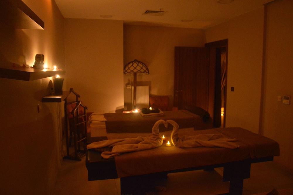 Hilton Garden Gimat Hotel