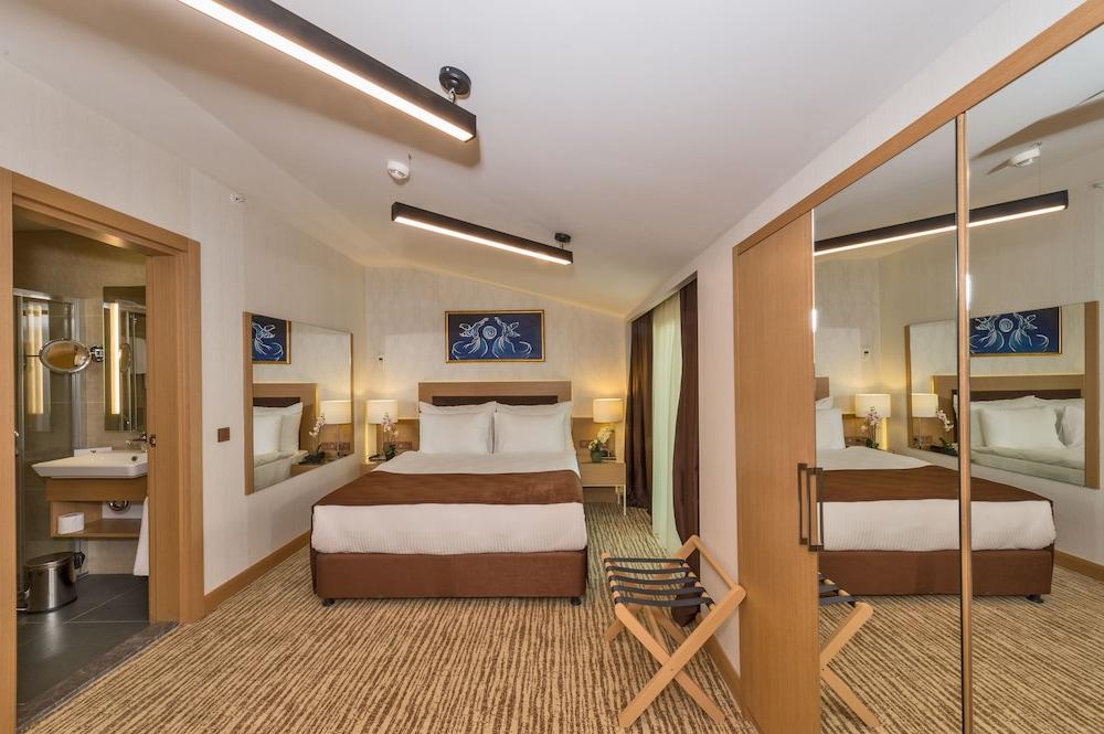 Boursier 1 & Hotel 4*