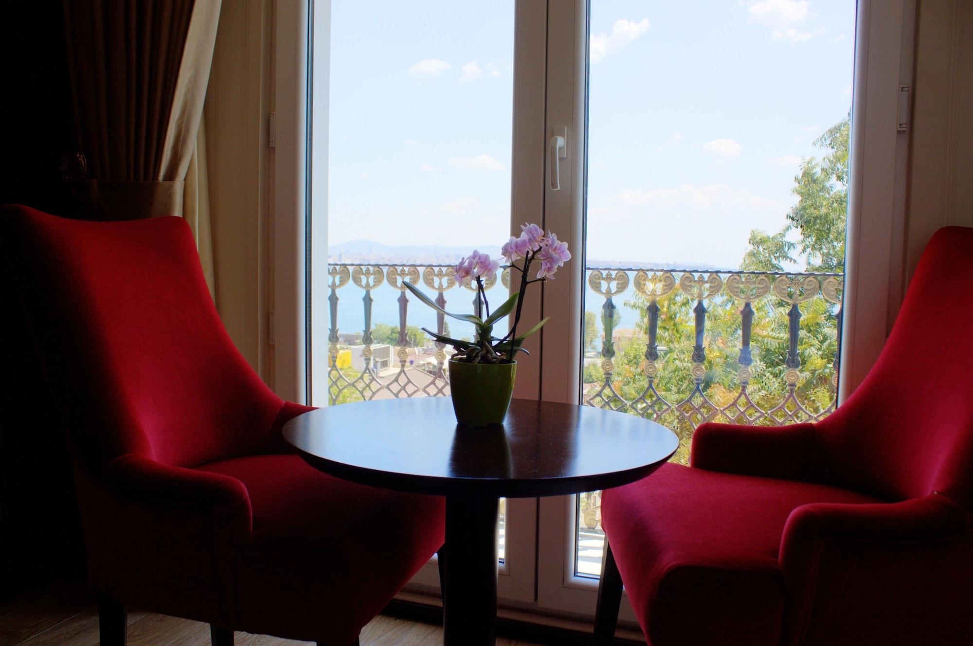 Hotel The Magnaura Palace