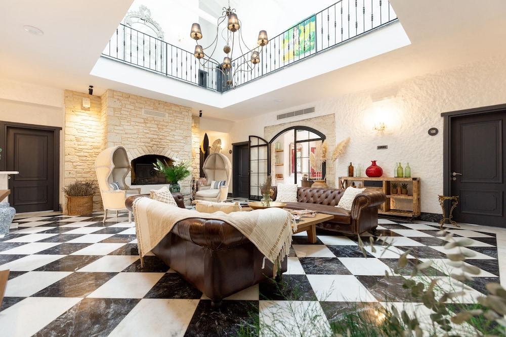 Hotel Alachi