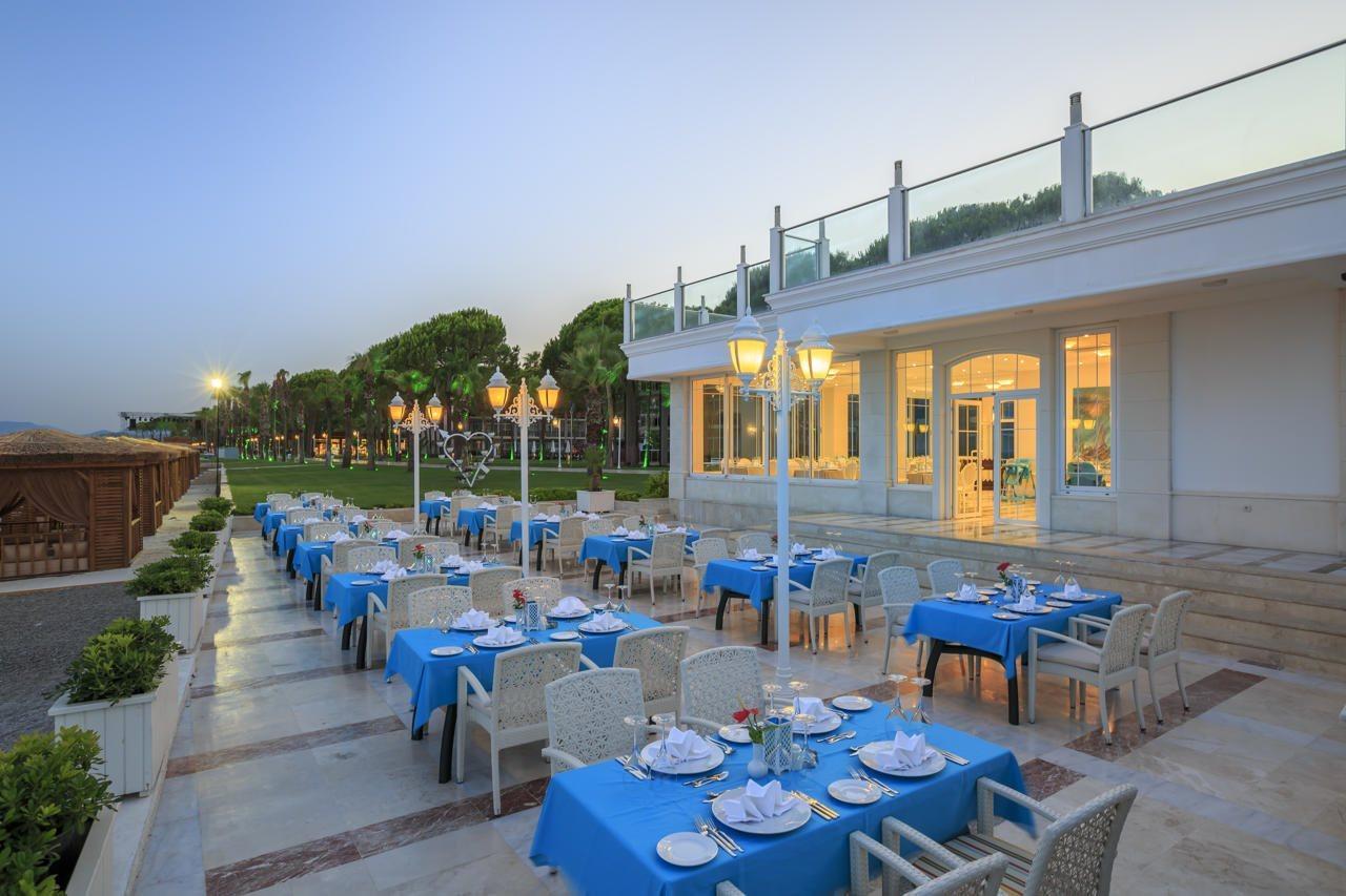 Hotel Dobedan World Palace 