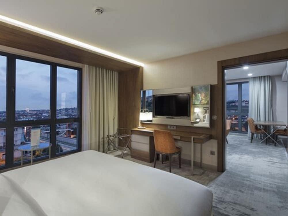 Hotel Hilton Garden Yalova 4*