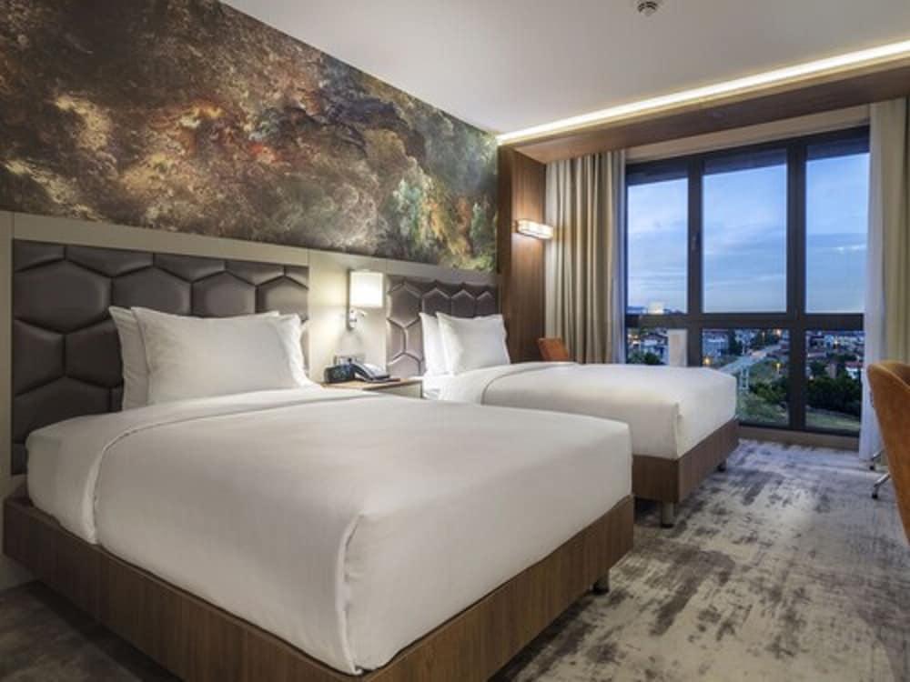 Hilton Garden Yalova Hotel 4*
