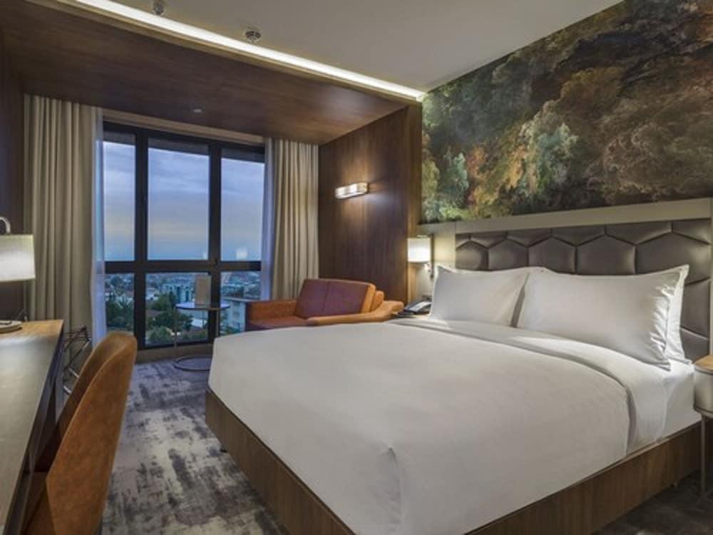 Hilton Garden Yalova 4*