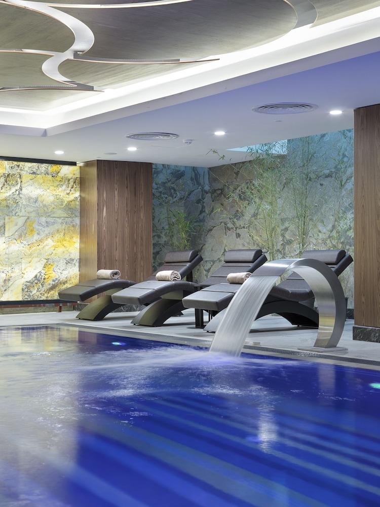 Hilton Garden Yalova 4*