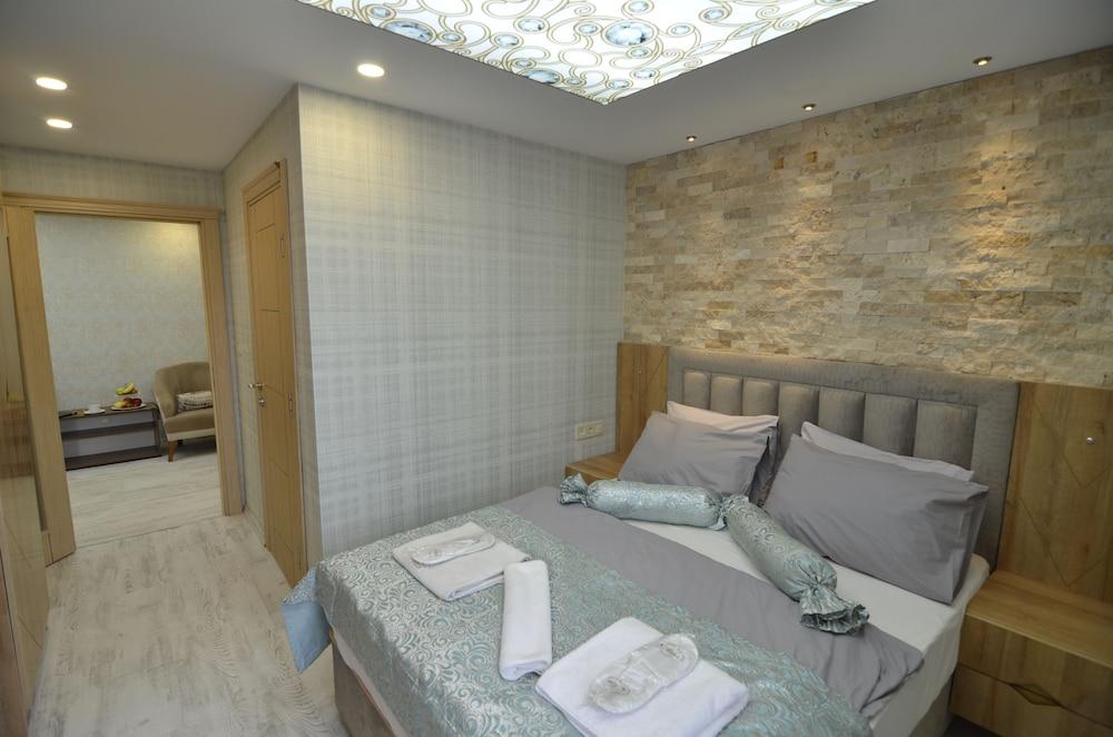 Fengo & Hotel