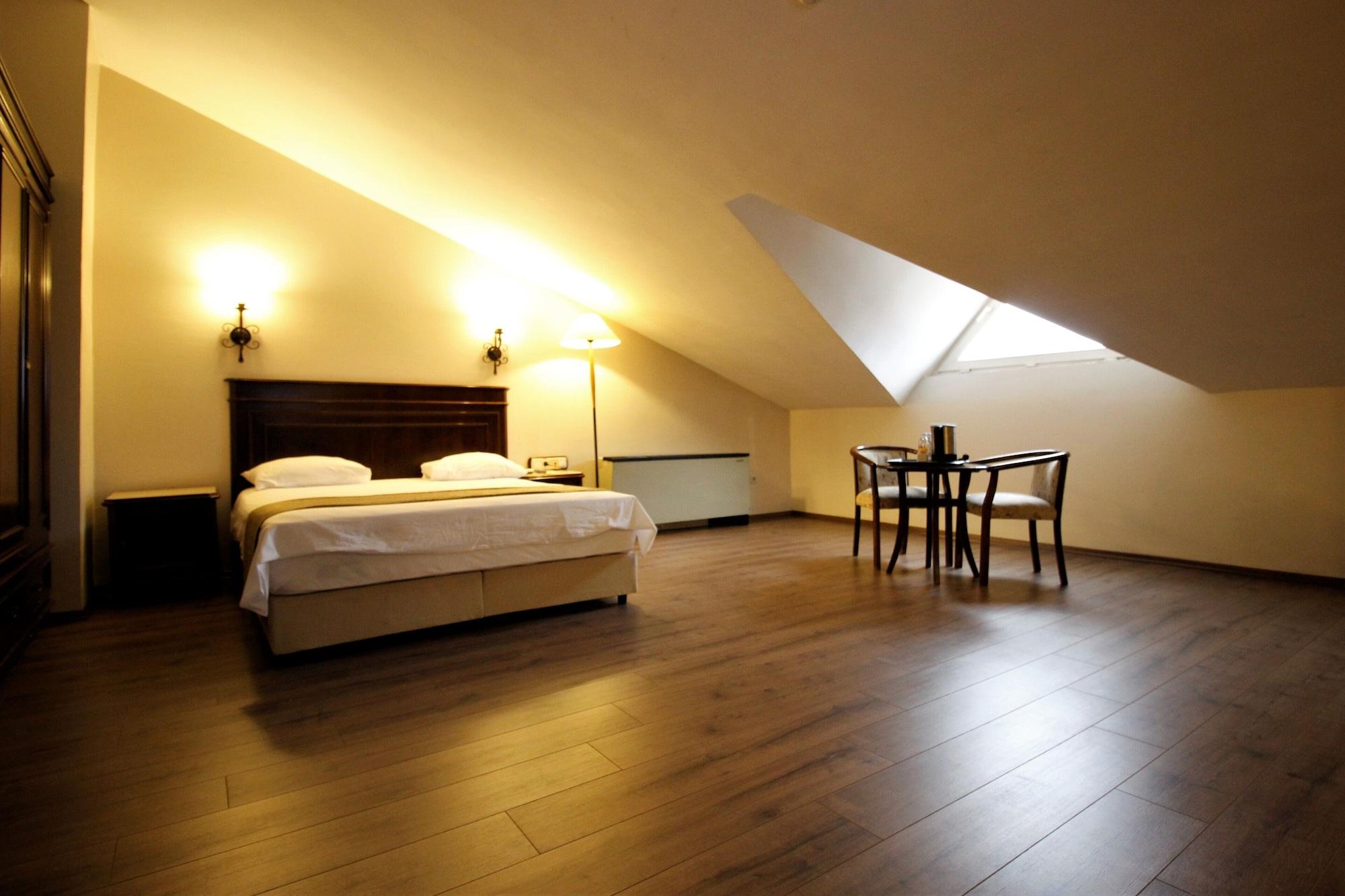 Montania Town Hotel 3*