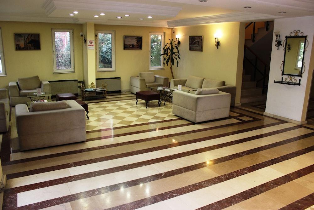 Montania Town Hotel 3*