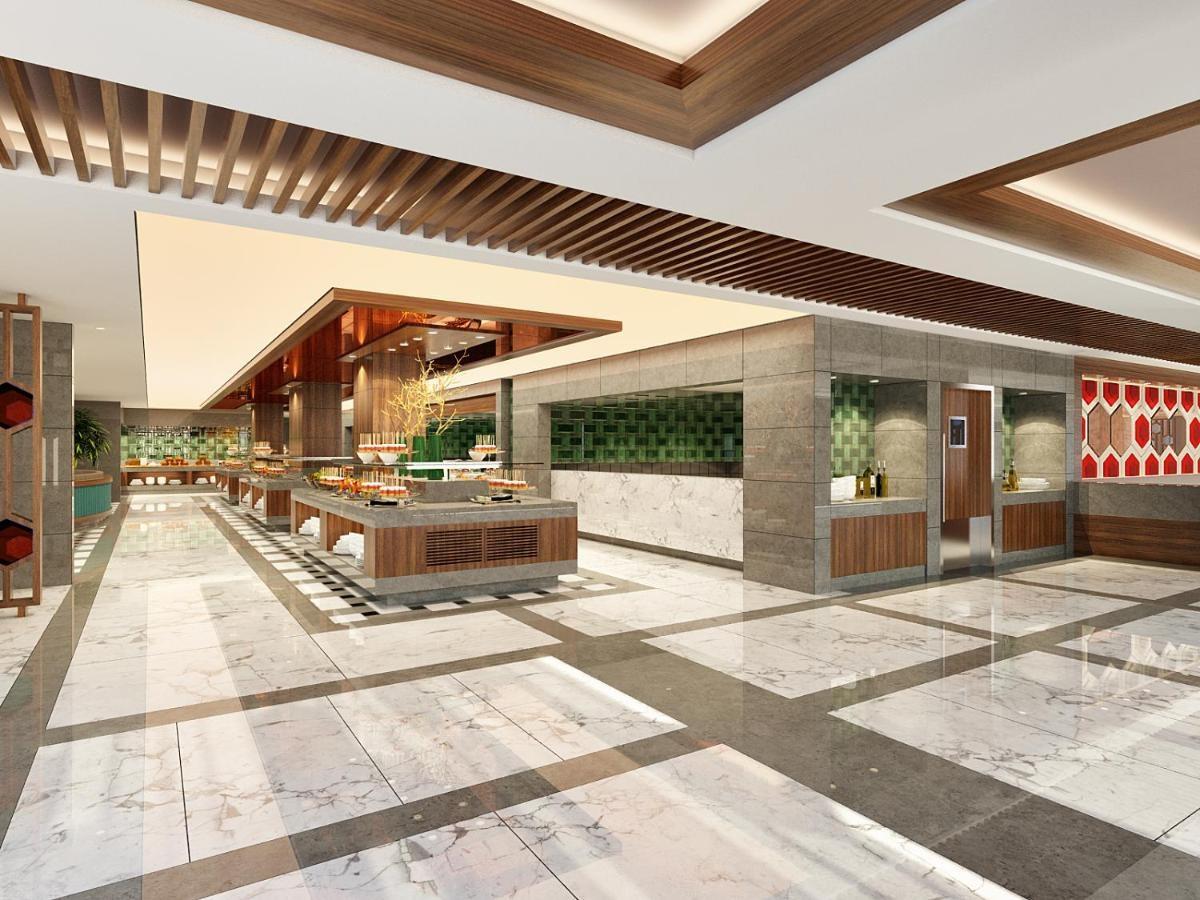 Moevenpick Airport Hotel 5*