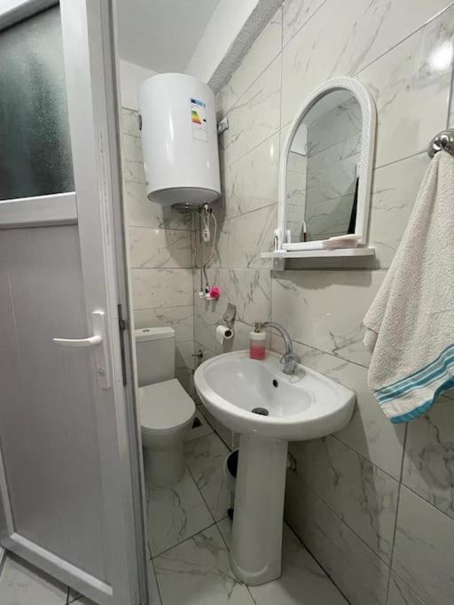 Apartment Kumburgaz Sahilde, Sitede, Konforlu, Manzarali Ve Klimali *