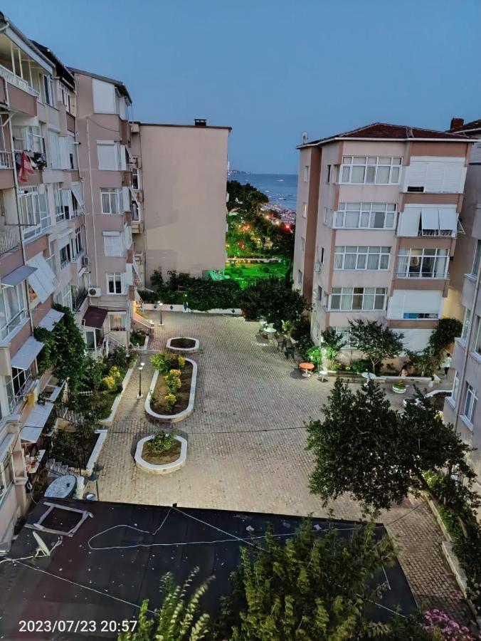 Kumburgaz Sahilde, Sitede, Konforlu, Manzarali Ve Klimali *