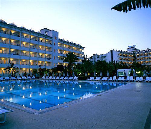 Hotel Club Pineta 3*