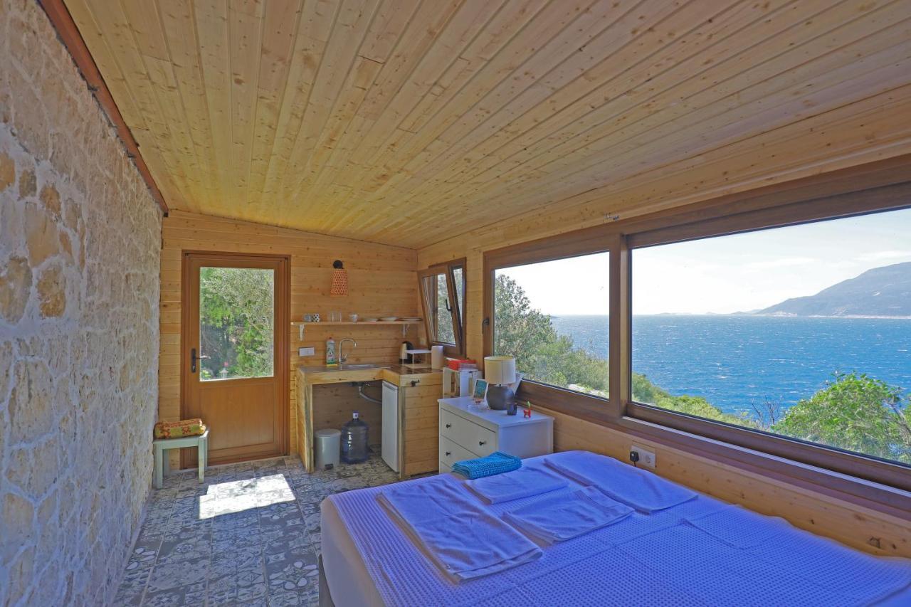 Muhtesem Deniz Manzarali Agac Ev Kas