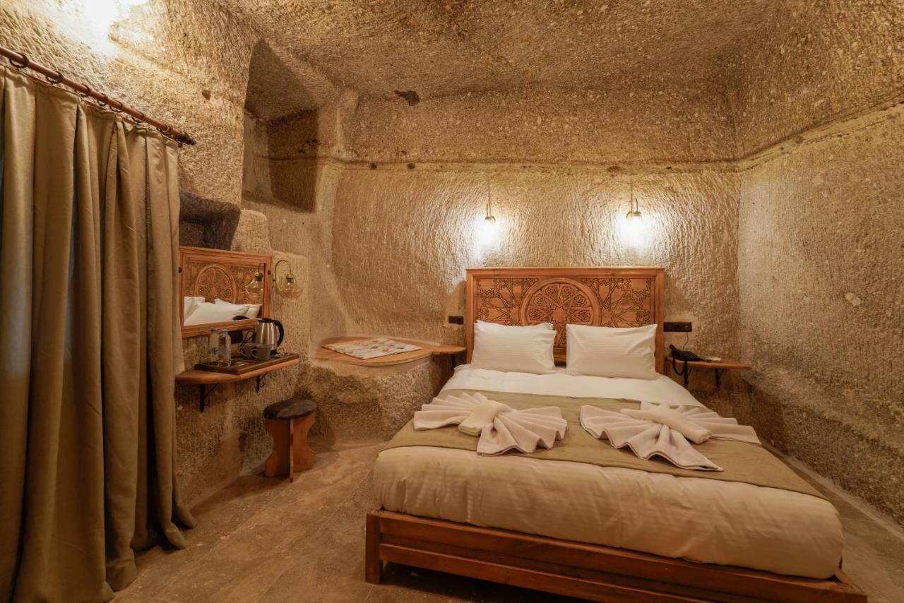 Escape Cave *