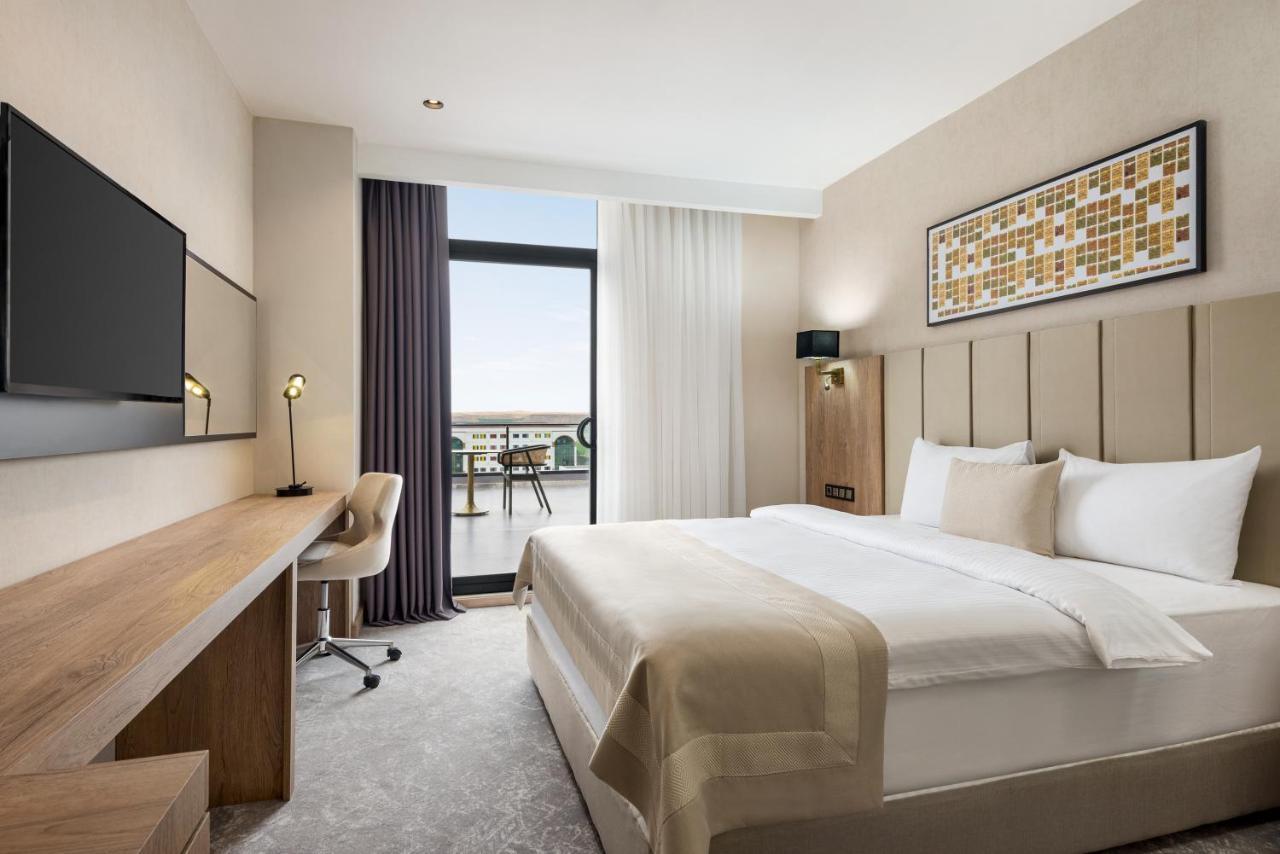 Ramada Plaza By Wyndham *