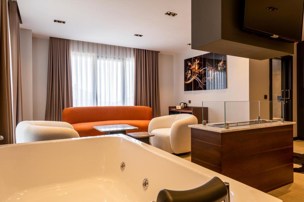 La Miel Hotel