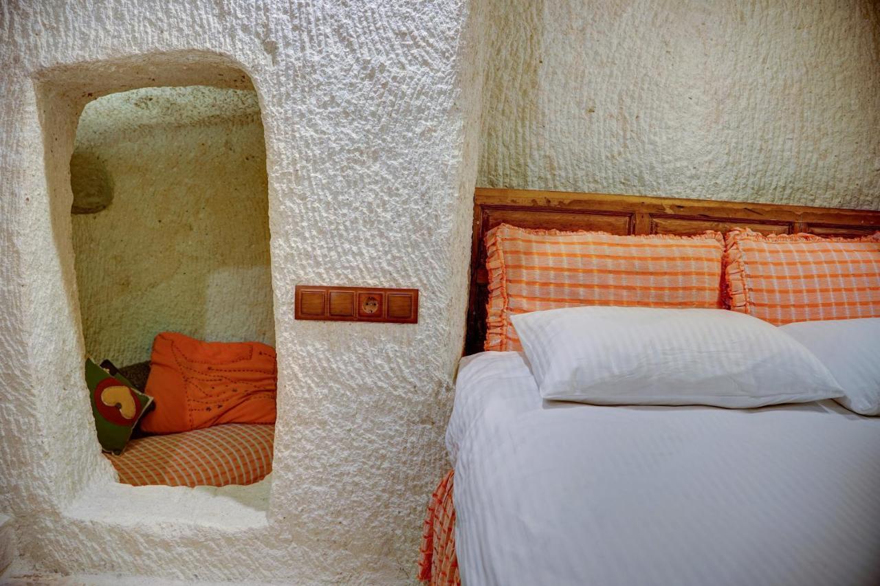 Hotel Gibos Cave