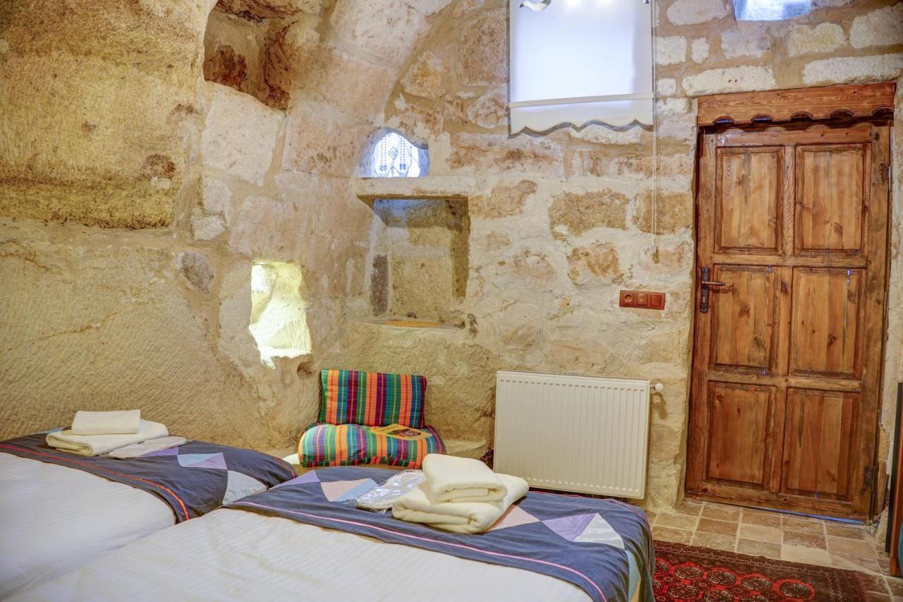 Hotel Gibos Cave *