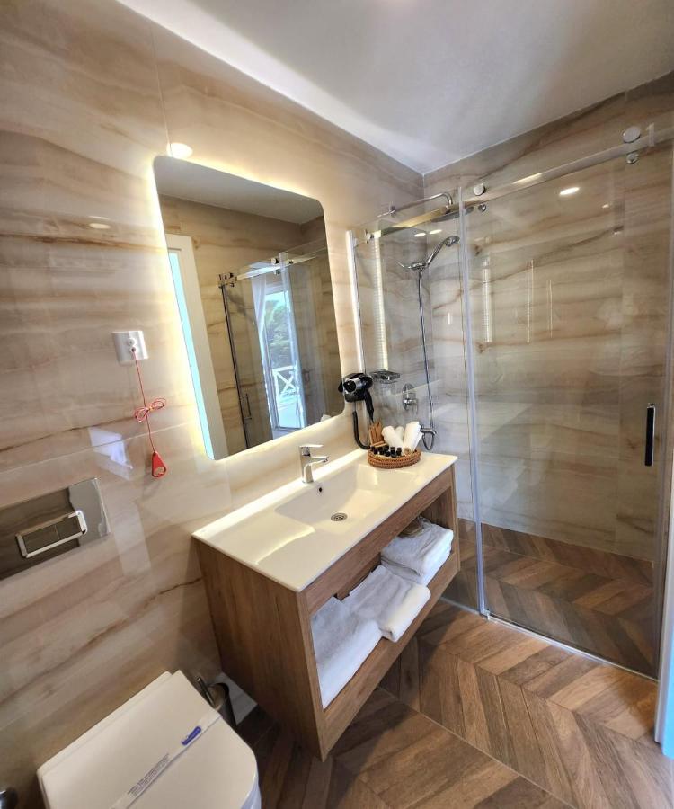 No 44 Hotel *
