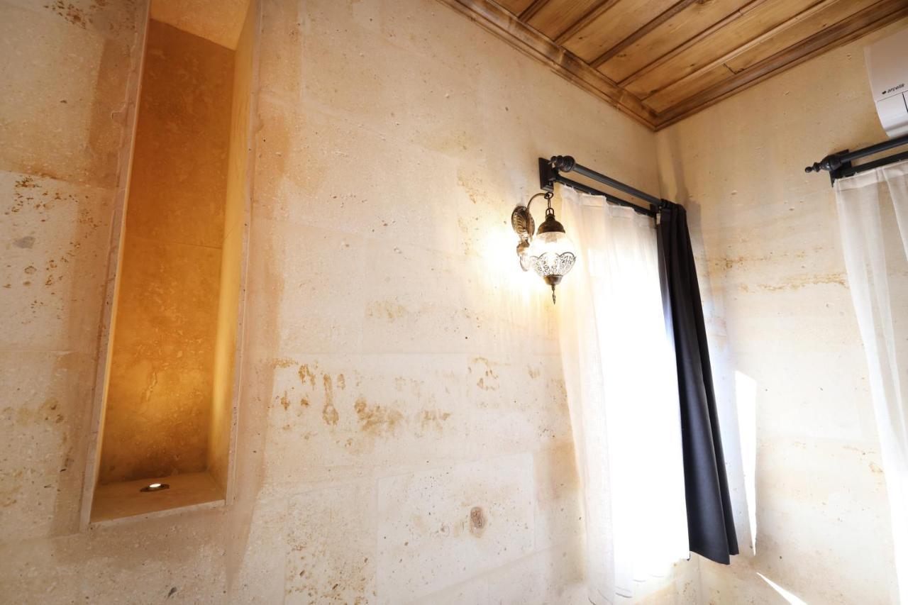 Rocca Stone House *