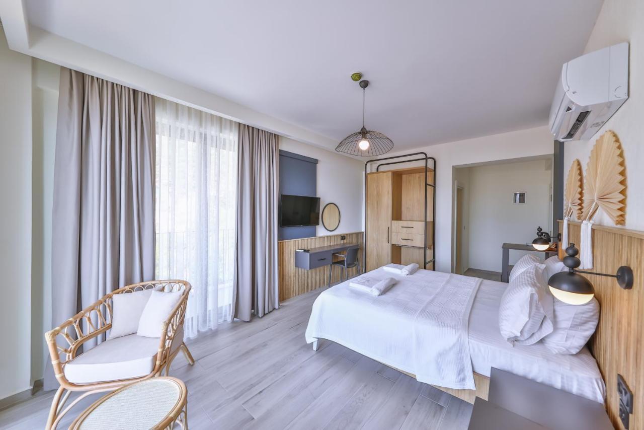 Hotel Athena *