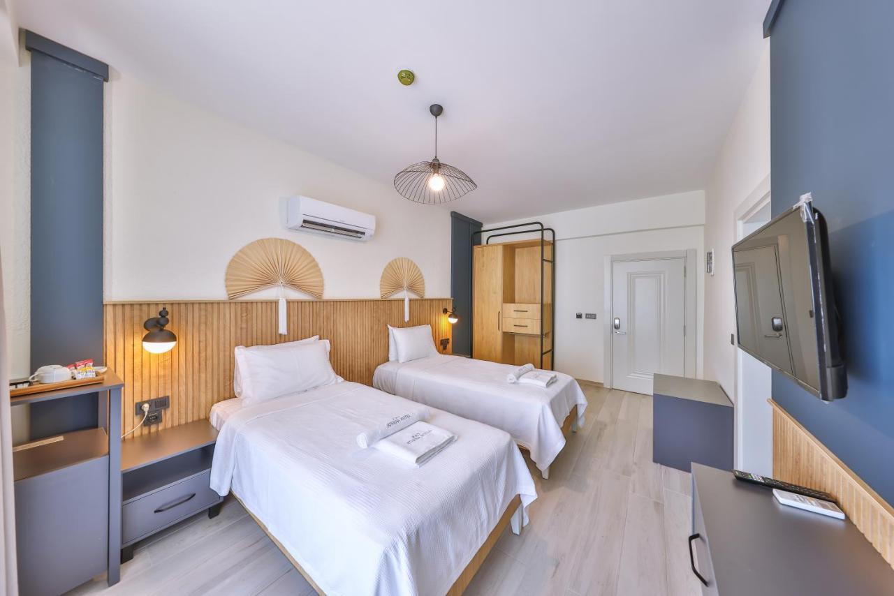 Hotel Athena
