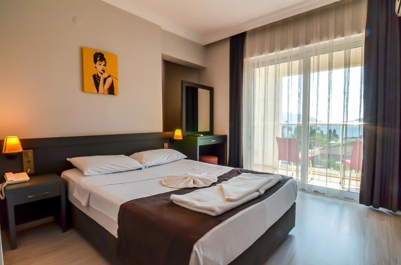 Berry Bella Hotel *