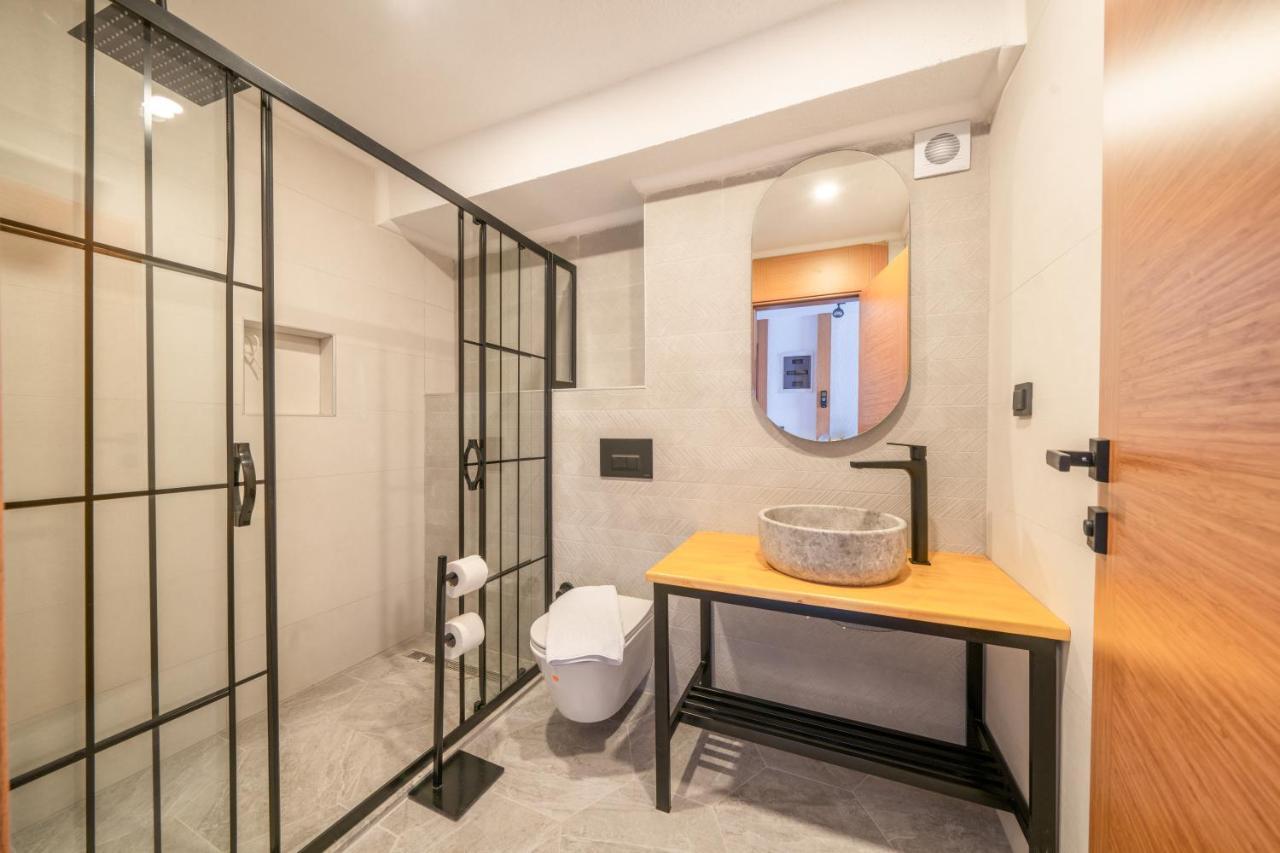 Lupia Suites *