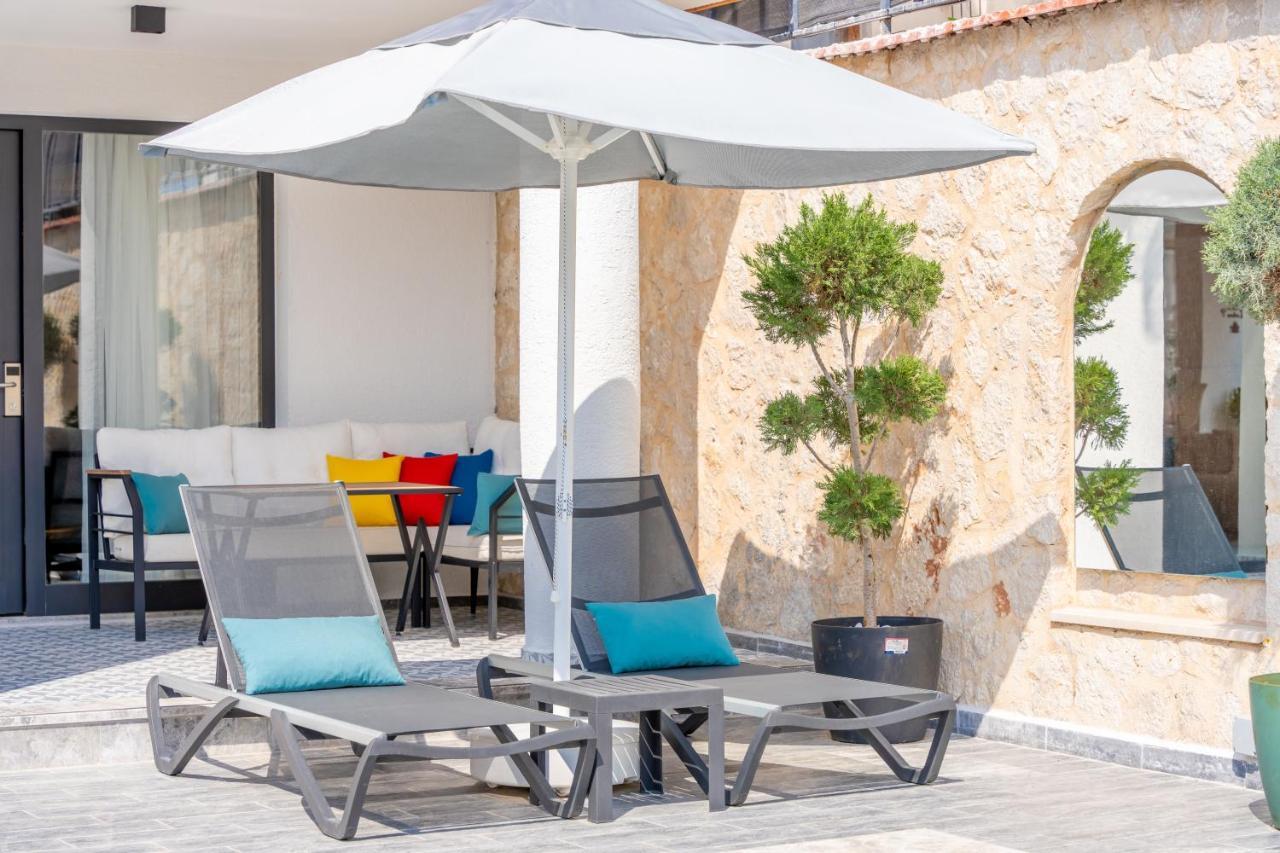 Lupia Suites Hotel *