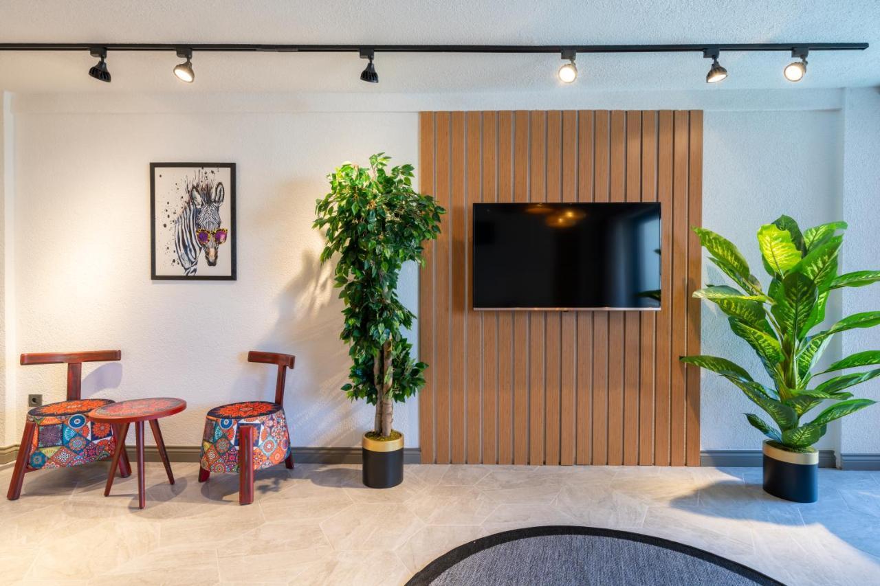 Hotel Lupia Suites *