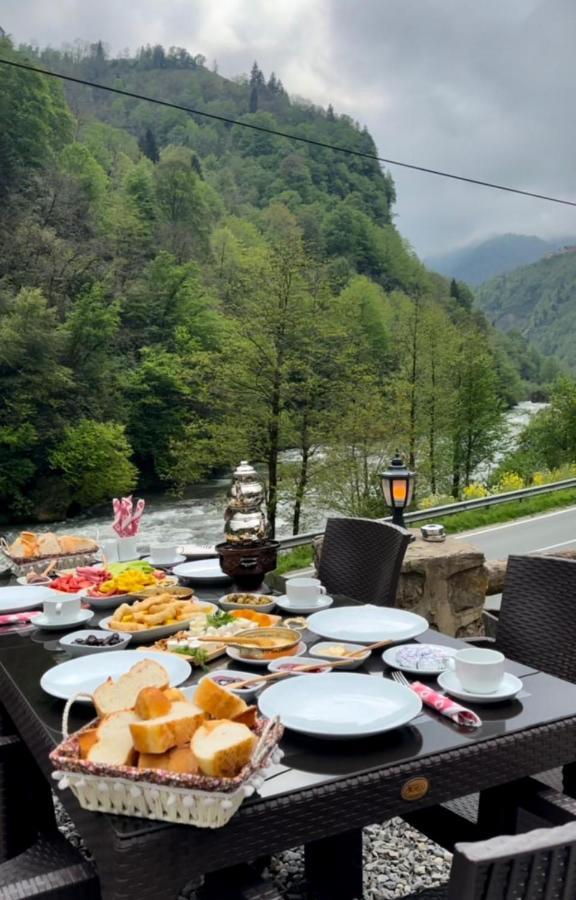 River Deluxe *