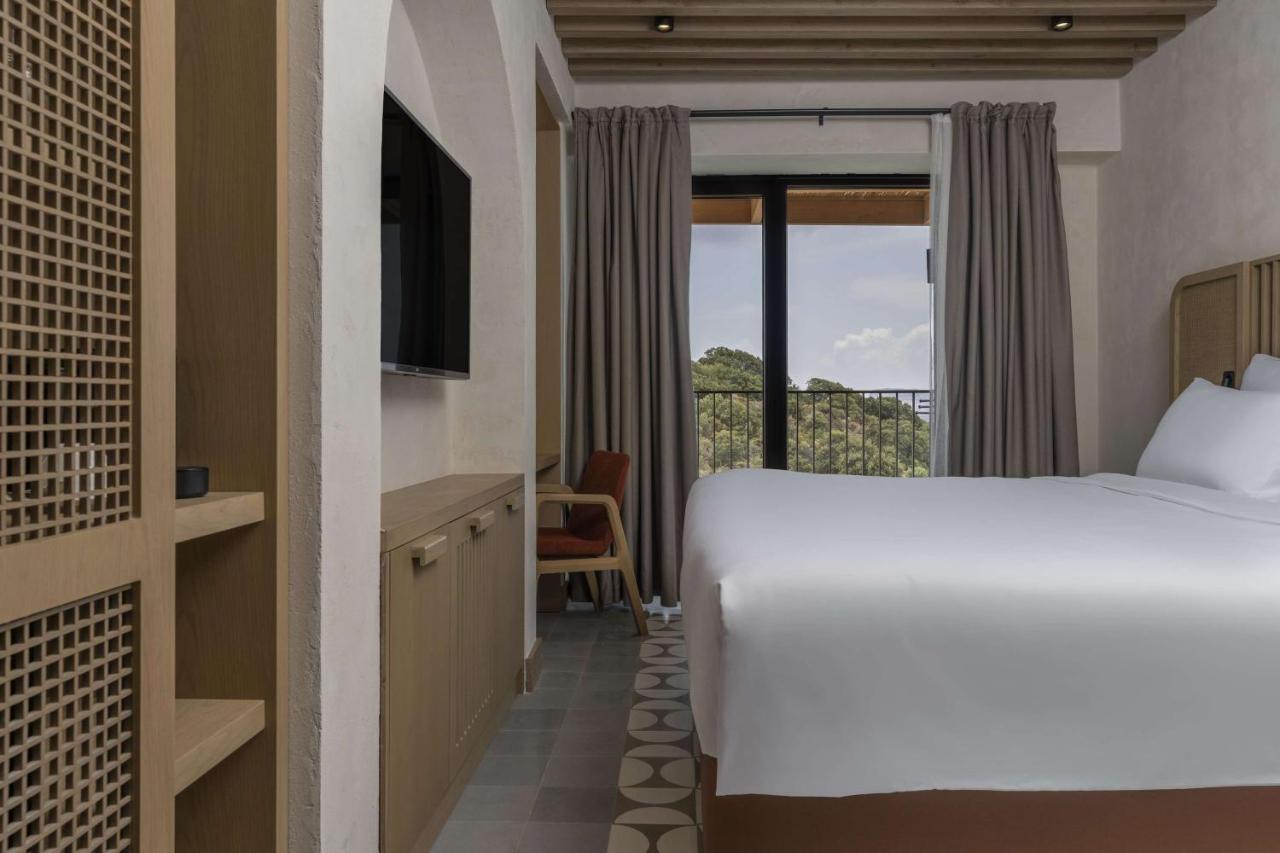 Radisson Blu Hotel, Hotel
