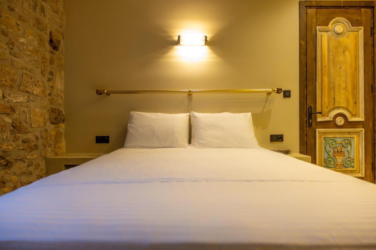 Hotel Void *