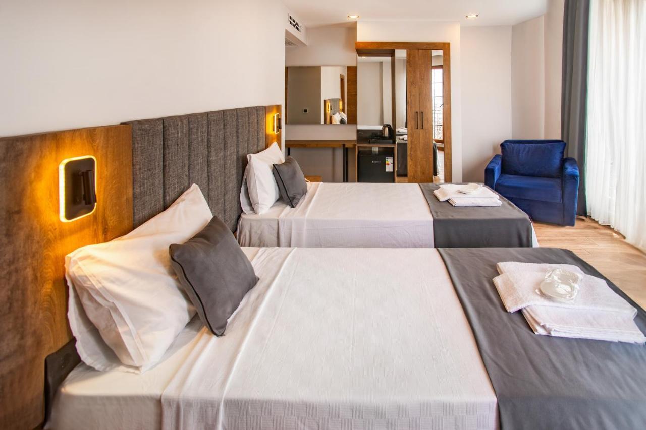 Grand Business Hotel