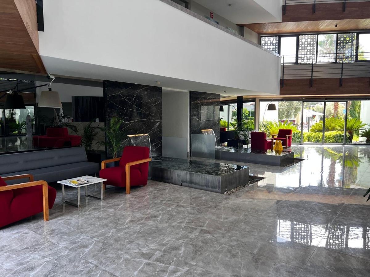 Q Premium Apartment Side