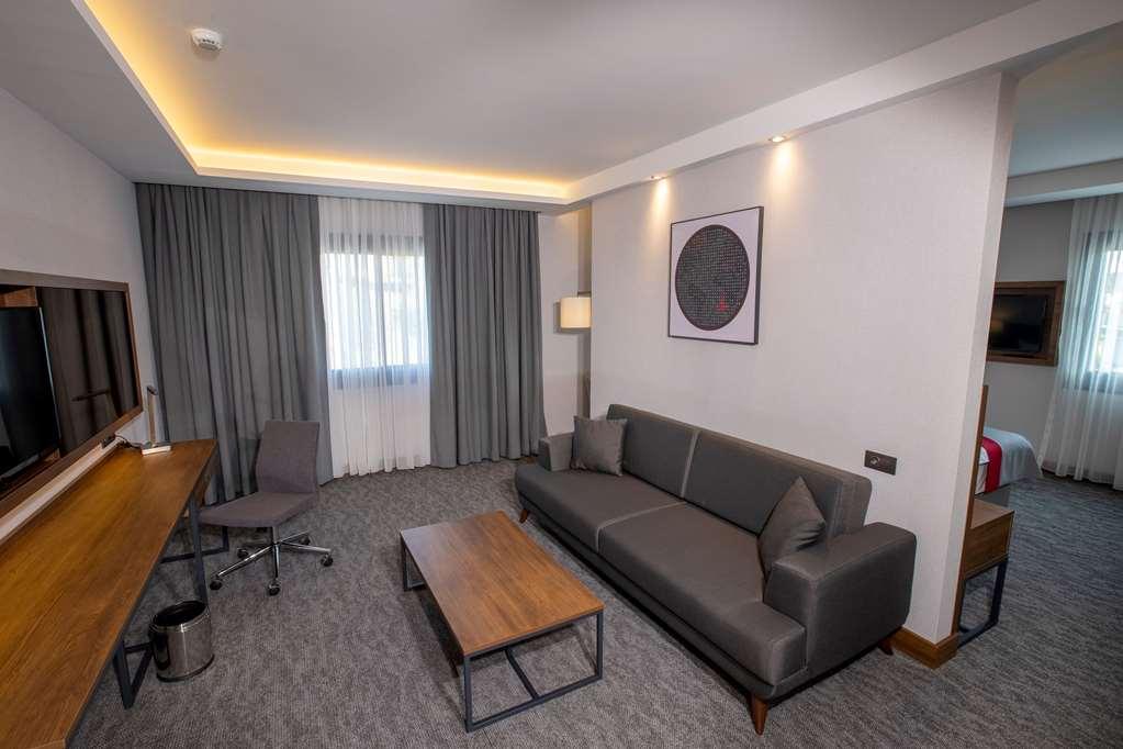 Ramada By Wyndham Aliaga 4*