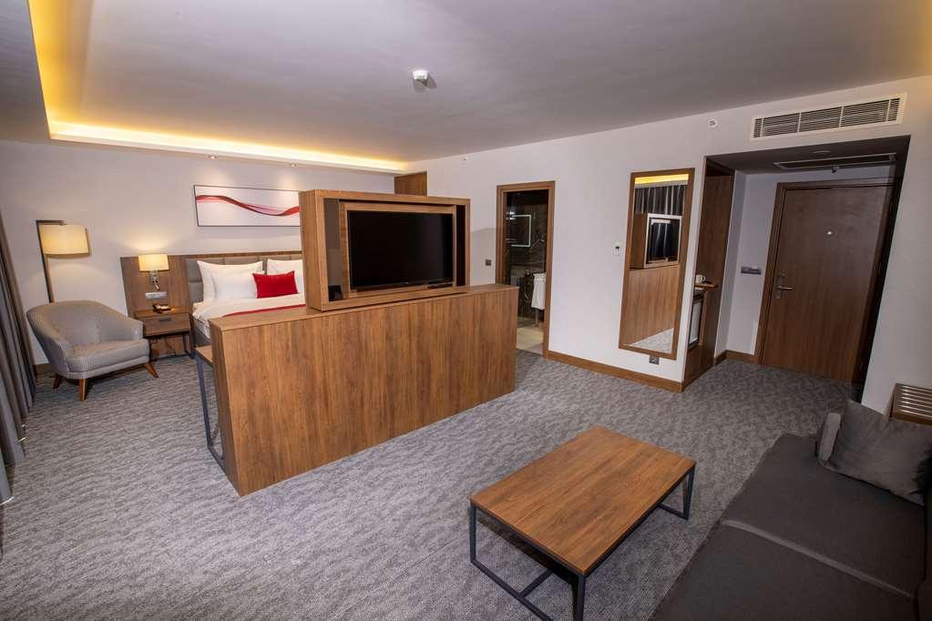 Hotel Ramada By Wyndham Aliaga