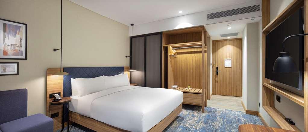 Hilton Garden *
